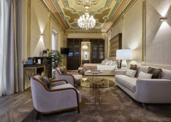 València cuenta con ocho establecimientos dentro de la categoría hotelera 5 estrellas