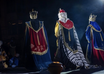 La Cámara de Comercio, la filà Muntanyesos y la Cruz Roja acompañarán a Sus Majestades