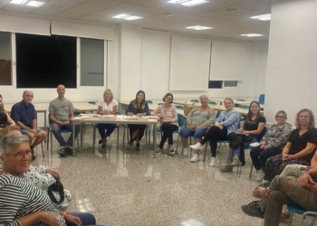 Las asociaciones de vecinos deciden sus actividades gratuitas para los próximos meses