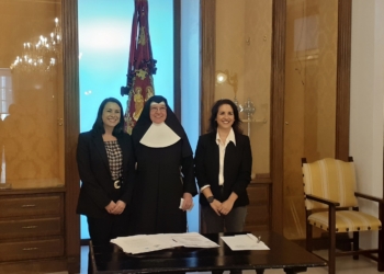 Orihuela firma de la compra del antiguo asilo para que acoja el centro ocupacional y residencia del Oriol