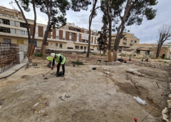 Comienzan los trabajos de arqueología en la plaza Joan Miró de Elda