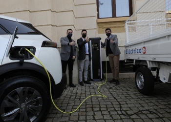 La Diputación instala en la provincia 97 puntos de recarga para vehículos eléctricos con una inversión de 1,4 millones