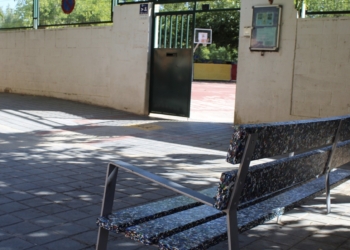 Urbanismo instala 210 nuevos bancos en 18 distritos de la ciudad