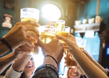 Por qué olvidamos las cosas cuando bebemos mucho alcohol