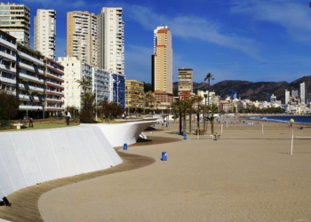 El Consell aprueba el programa Bono Viaje Comunitat Valenciana 2023 para incentivar la demanda turística interna en temporada baja