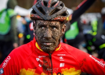 El ciclista vilero Felipe Orts tras una carrera.