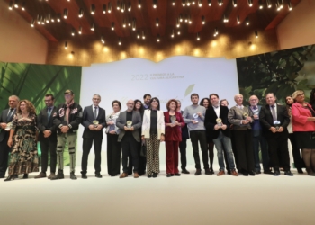 La Diputación distingue a la soprano Ana María Sánchez como Embajadora Cultural de la provincia de Alicante