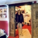 María Venerdi en la puerta de la Casita de Papá Noel de Guardamar del Segura