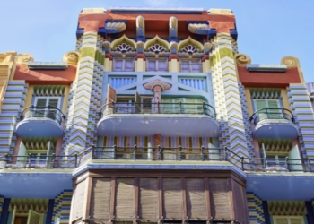 Fachada de la conocida Casa Judía, en la calle Castellón.