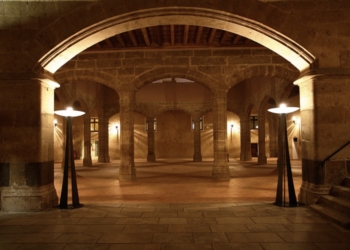 Una de las muchas salas recuperadas de una fortaleza que a punto estuvo de ser nada.