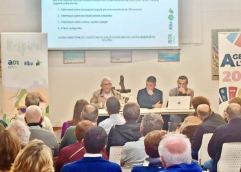 Imagen de la primera asamblea de la comunidad energética.