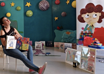 Lectura de la autora en la biblioteca Maria Moliner de Orihuela.