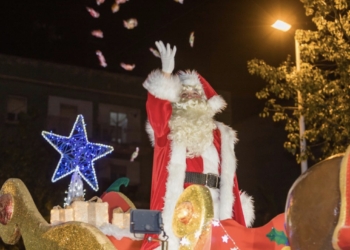 Papá Noel congreaga a miles de personas en Elche