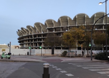 El Ayuntamiento entrega al València CF el borrador de la segunda parte del convenio urbanístico