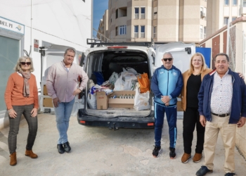 El Club de Fútbol Sala de l’Alfàs dona más de 300 kilos de alimentos y productos de higiene al Voluntariado Social