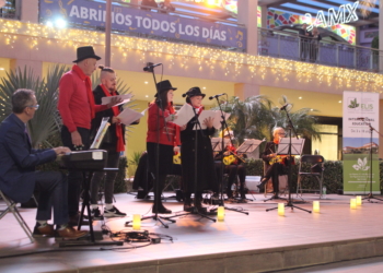 Un canto navideño a la paz y la interculturalidad en La Zenia Boulevard