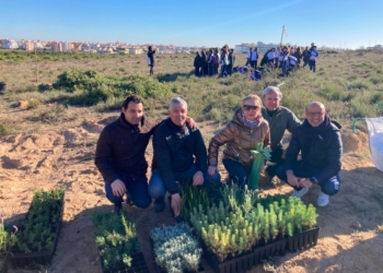 Comienza la plantación de especies autóctonas en el Parque Natural