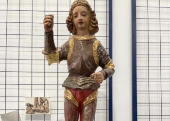 La restauración de San Miguel Arcángel, hecha por el IVCR+i, desvela la policromía original de la pieza