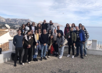 Alumnos de máster de la UA estudian el modelo turístico y la planificación de Altea