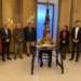 El Premio Nobel Roald Hoffmann visita Orihuela y firma en su Libro de Honores