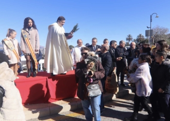 Cientos de vecinos acuden a la Ermita de Sanz para conmemorar la festividad de Sant Antoni