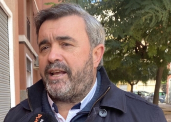 El alcalde anuncia una reestructuración de áreas municipales en Crevillet para febrero