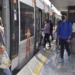 Los abonos y títulos multiviaje en los transportes públicos autonómicos ya aplican el descuento del 50%