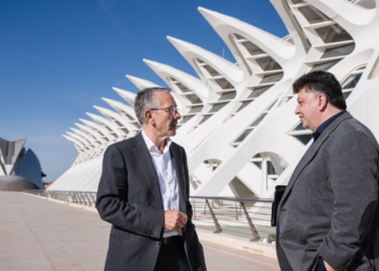 Nuestro director, Ángel Fernández, en un momento de la entrevista realizada a Antonio Torres, director general de la CAC.