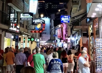 El turismo ha vuelto a Benidorm y eso ha provocado una bajada en la tasa de paro