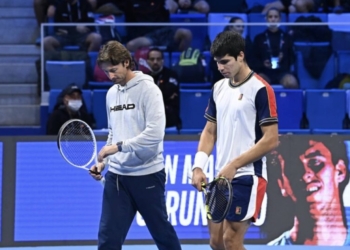 Villena recibe al tenista Carlos Alcaraz para reconocer su ascenso al Top Mundial