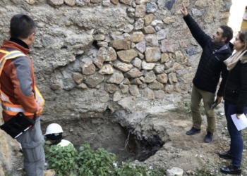 Arrancan los sondeos arqueológicos para restaurar y poner en valor los restos de la antigua muralla almorávide de Elche