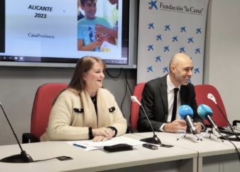 Alicante y Fundación “la Caixa” sellan una alianza para superar la pobreza infantil
