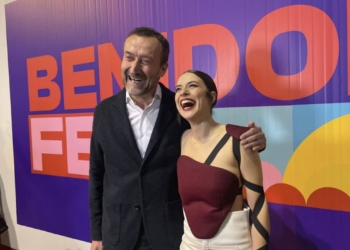 Carlos González pone a la ilicitana Blanca Paloma como «un referente cultural y musical»