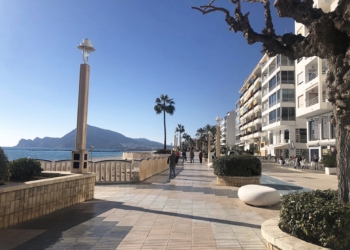 Altea informará de nuevo a los establecimientos de la necesidad de adaptarse a la Ordenanza de la Vía Pública