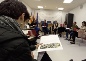 Villena promueve la instalación de energía solar en colegios e institutos a cargo de las plantas fotovoltaicas