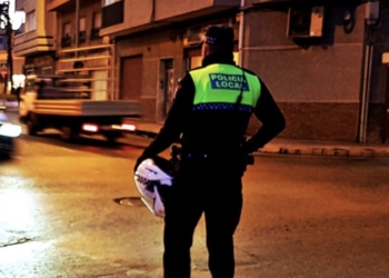 La Policía Local de Elda detiene al presunto autor de un robo con fuerza en el interior de un establecimiento