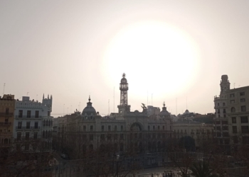 València activa el protocolo de contaminación por la intrusión de partículas saharianas