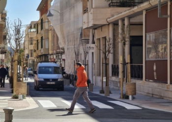 La calle Ramón Gorgé se reabre al tráfico y mejora la accesibilidad general del vial