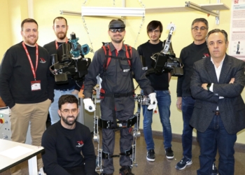 La UMH desarrolla un sistema robótico que mejora las tareas de instalación y mantenimiento industrial