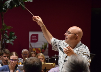 «Compongo música para hacer feliz al público»