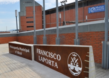 El medio siglo de vida del polideportivo Francisco Laporta