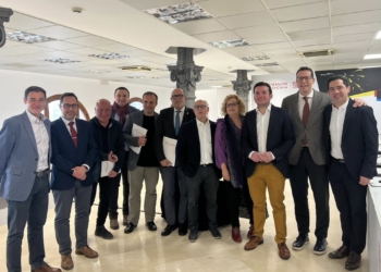 Los Moros y Cristianos de Elda asesorarán a la Generalitat en la difusión y puesta en valor de las fiestas tradicionales de la Comunitat