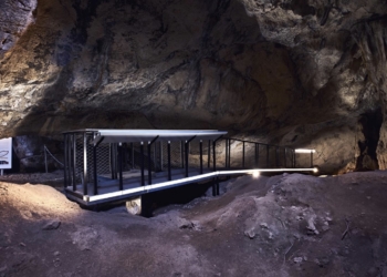 La Cova de l’Or inaugura una nueva temporada con la apertura del Centro de Interpretación y el yacimiento