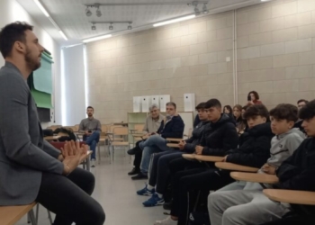 Víctor Gutiérrez pide a los jóvenes que se conviertan en “agentes de cambio” por los derechos LGTBI