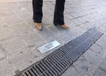 Benidorm e Hidraqua inician una campaña para concienciar sobre el buen uso de los imbornales