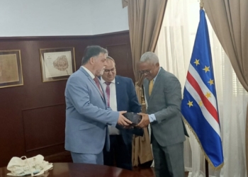 El alcalde de Villena, recibido por el presidente de Cabo Verde por su participación en proyectos de cooperación medioambiental