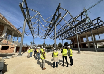 La construcción del segundo pabellón de San Vicente atraviesa su momento «más importante»