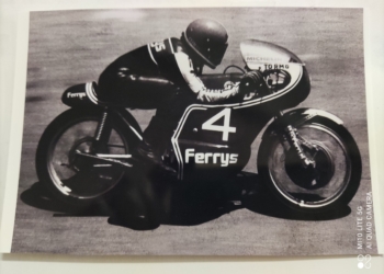 Ricardo Tormo, el piloto valenciano que puso contra las cuerdas al mismísimo Ángel Nieto