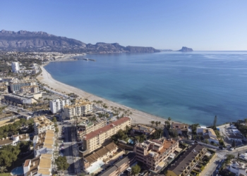 La playa Racó de l’Albir entre las 8 playas de toda España premiadas con la Bandera Azul 36 años