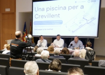 Crevillent presenta el proyecto para la construcción de un complejo de piscinas de verano